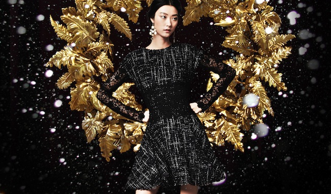 boxing-day-how-to-dress-for-a-family-christmas-family-party-holiday-looks-dolce-gabbana-womenswear.jpg boxing-day-how-to-dress-for-a-family-christmas-family-party-holiday-looks-dolce-gabbana-womenswear.jpg