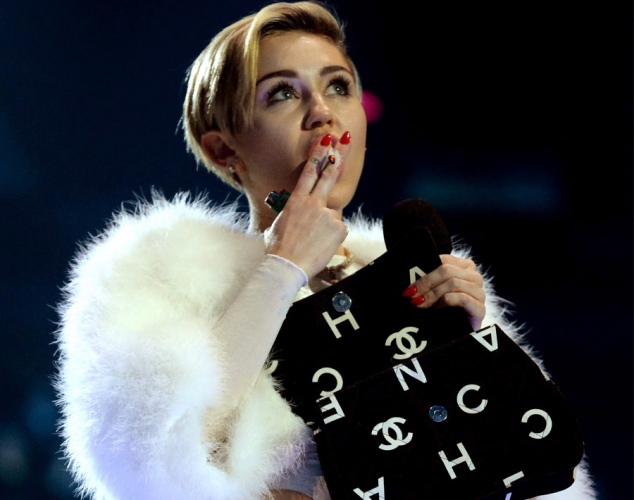 miley-cyrus-mtv-emas-2013.jpg