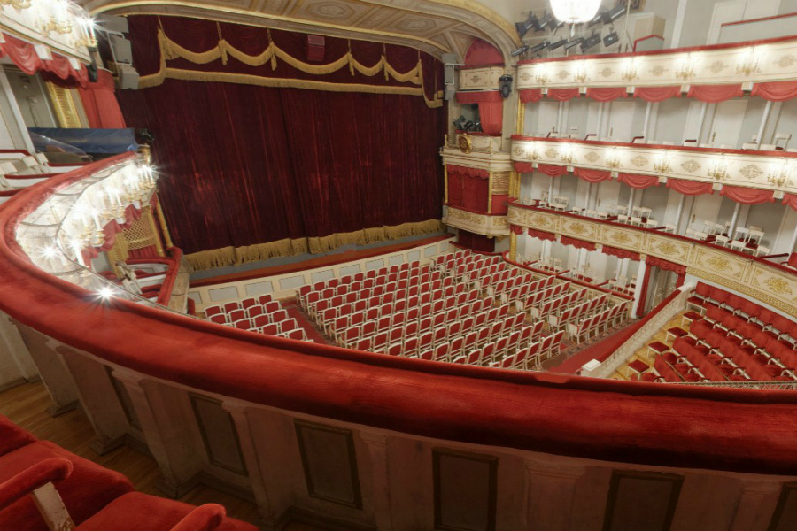 img-4777-skoree-v-teatr-1.jpg