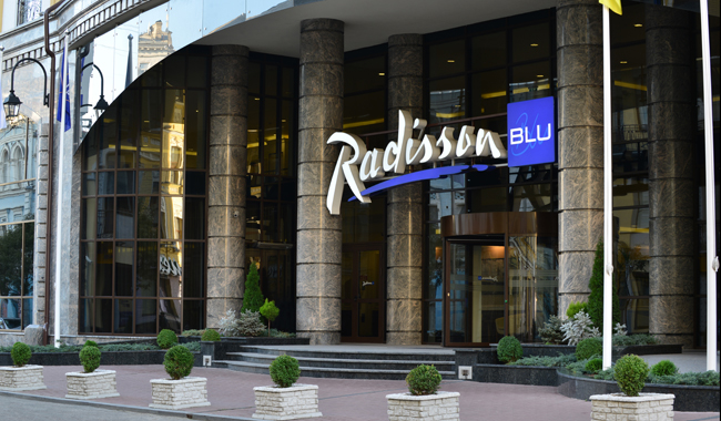 Radisson-Blu-Kyiv-Podil-Entrance.jpg