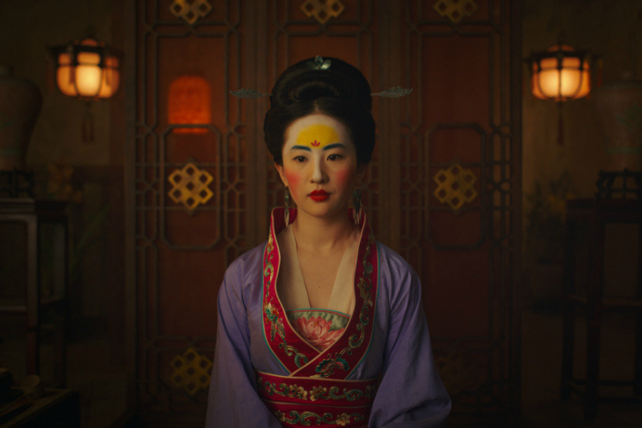 kinopoisk.ru-Mulan-3386357.jpg