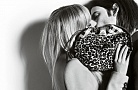 Героями рекламной кампании Burberry 2013 стала очаровательная влюбленная пара Тома Старриджа и Сиенны Миллер. Согласись, всегда приятно сознавать, что звезды – это такие же люди, как мы. Которые умеют любить и радоваться жизни.